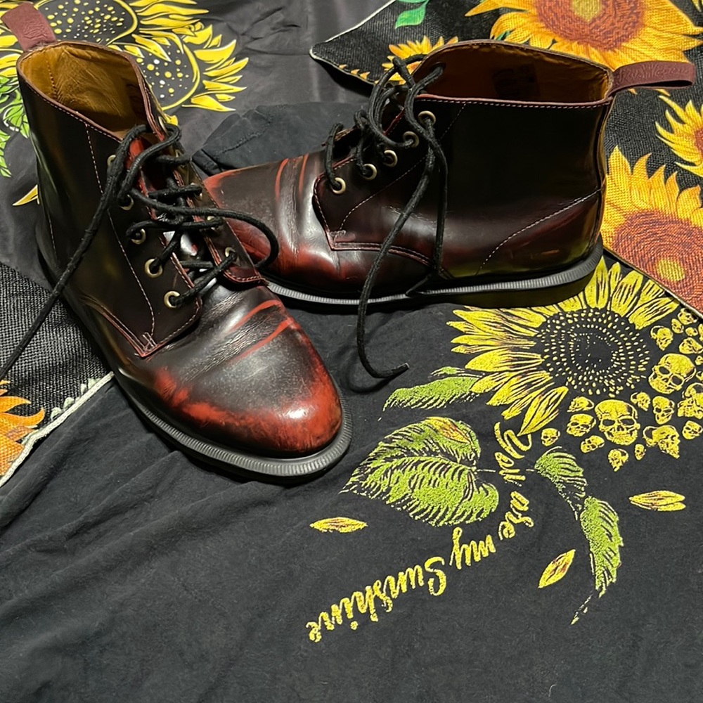VINTAGE Red Rub Off Dr Martens size 7